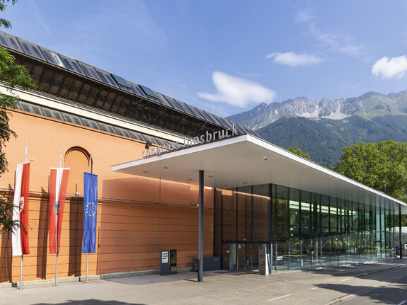 Congress Innsbruck Außenansicht mit Blick auf Nordkette | © Die Fotografen Congress Innsbruck Außenansicht mit Blick auf Nordkette | © Die Fotografen