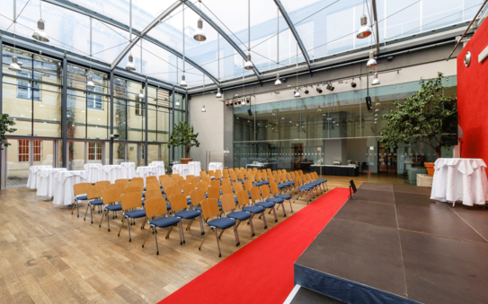 Orangerie Kinobestuhlung | © Congress Messe Innsbruck